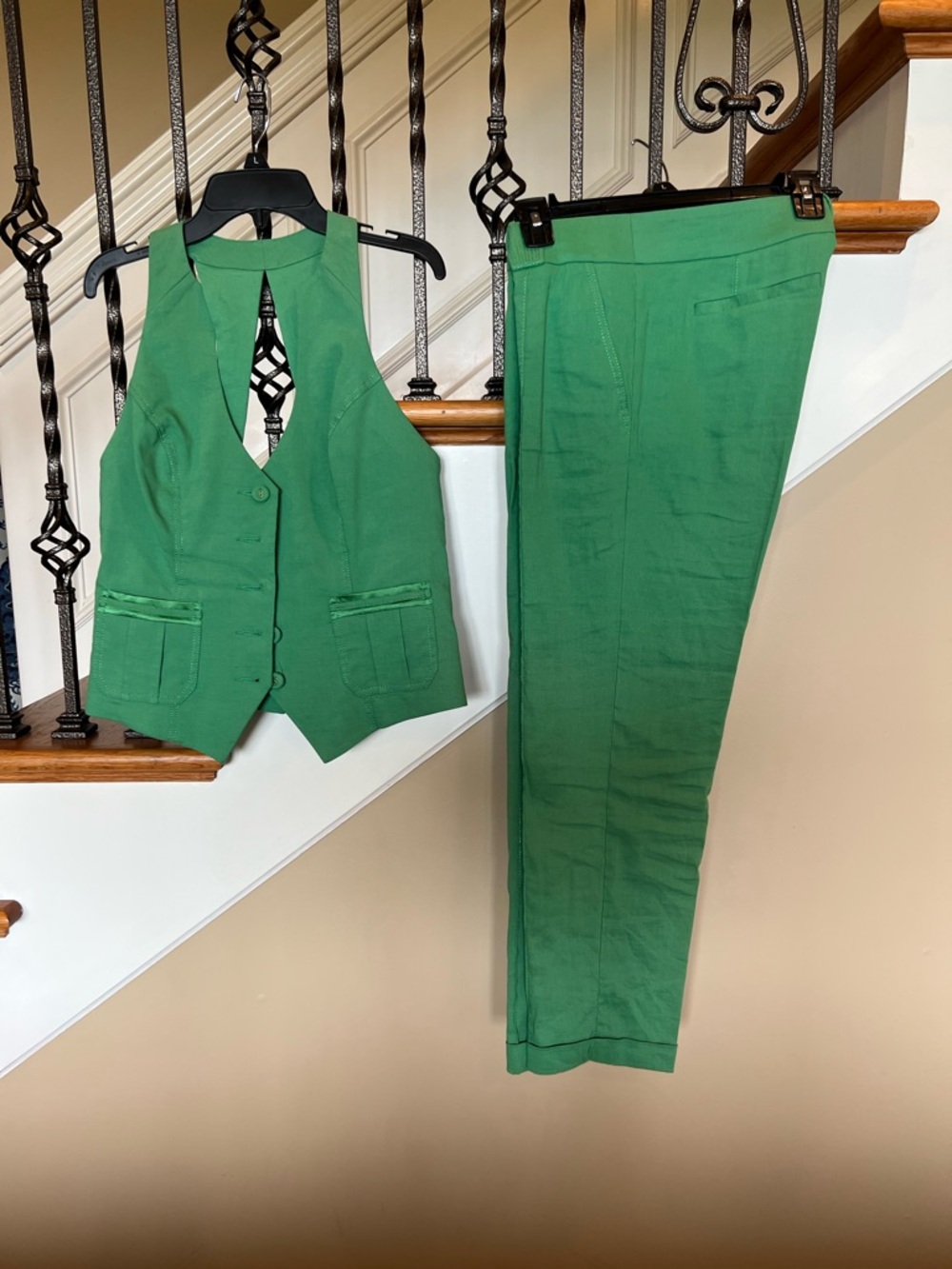 Bebe Women's Green Tailored Vest size M and Pants size 4 Sets